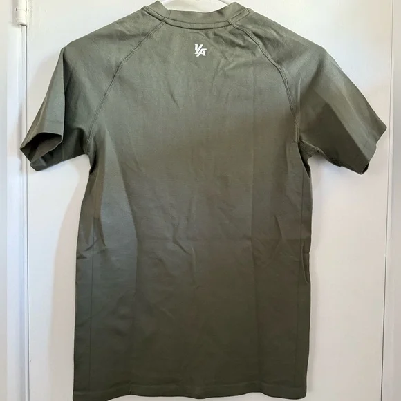 YoungLA Men's Short Sleeve Army Green Compression Tee, Size Medium NWT - Picture 2 of 6